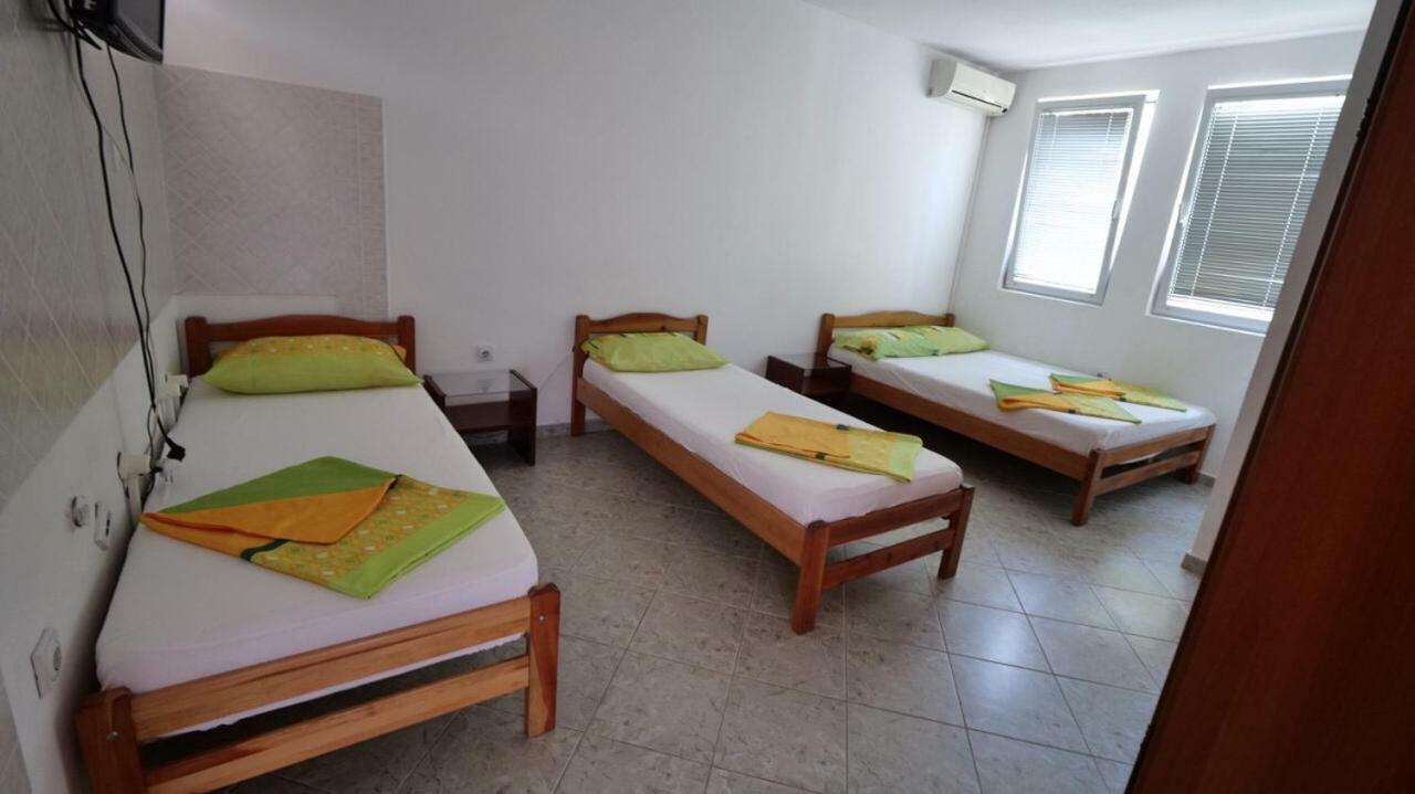 Familien Apartment Zeno Ulcinj Ngoại thất bức ảnh